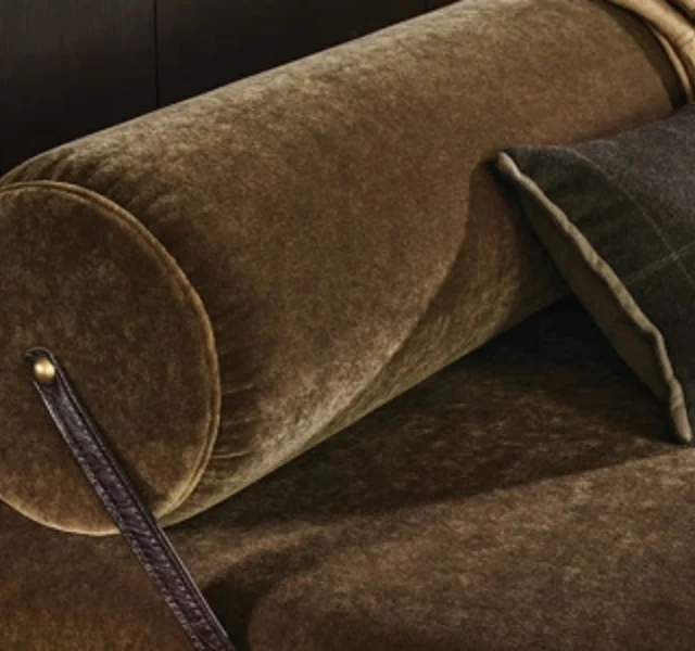 Plush II redefine el lujo: un terciopelo de mohair denso, suave y con un brillo exquisito.
Con una paleta sofisticada y un rendimiento impecable —clasificación Crib 5 y alta resistencia— es perfecto para interiores de alto nivel, desde residenciales hasta comerciales.
Elegancia que perdura.

Disponible sólo en #dekorgroup 

#DecoraciónColombia #decoracióndeinteriores #terciopelo #luxury #TexturasDeLujo